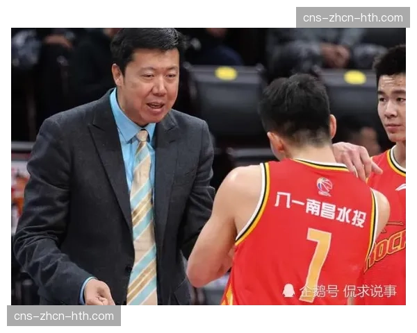 特写：38岁老将阎相闯替补登场，用一次关键抢断诠释经验效率